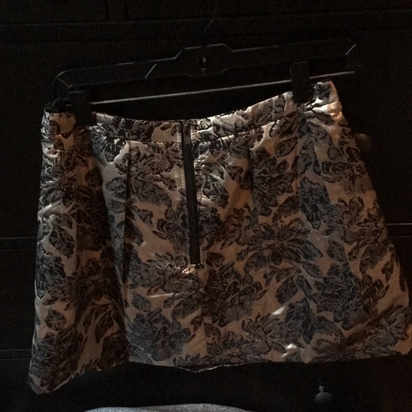 Ark & Co patterned skirt - Picture 2 of 2
